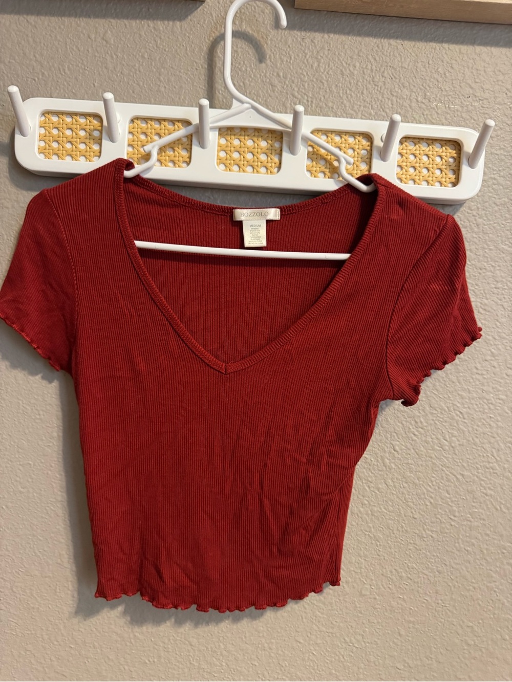Bozzolo Red Ribbed V-Neck Crop Top